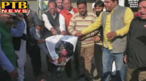 PTB Big Political News rowdy elements paint black paint on rajiv gandhi statue in ludhiana arest in akali leader sukhbir badal 