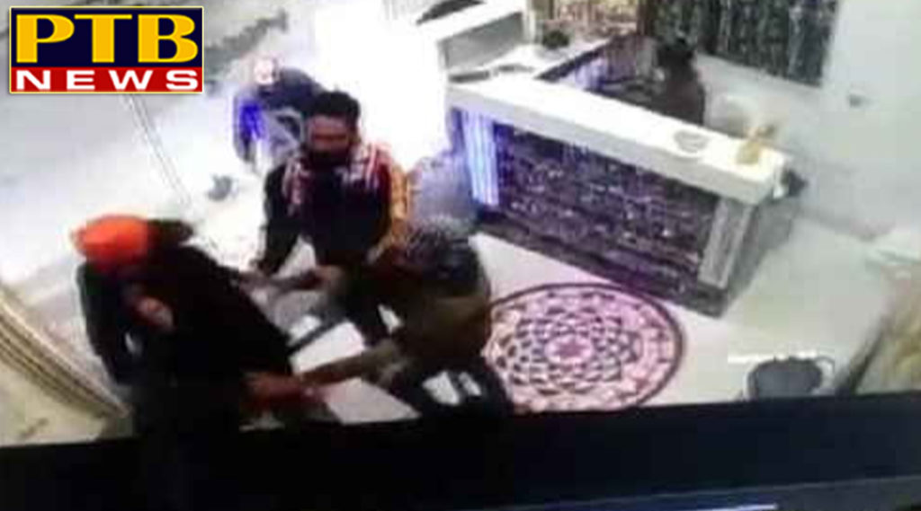 PTB Big Crime News 5 armed bandits hit young man Kidnapping in amritser 