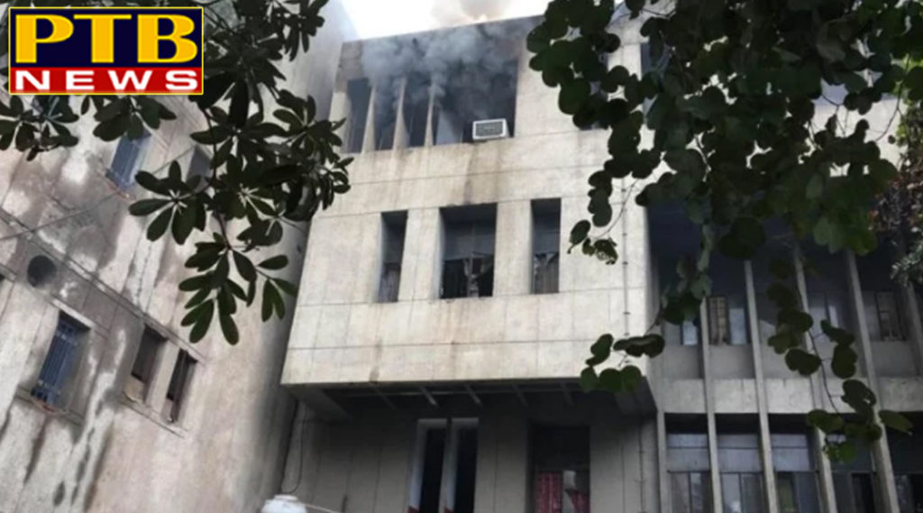 PTB Big Breaking News delhi ncr ghaziabad collectorate building catches fire all updates