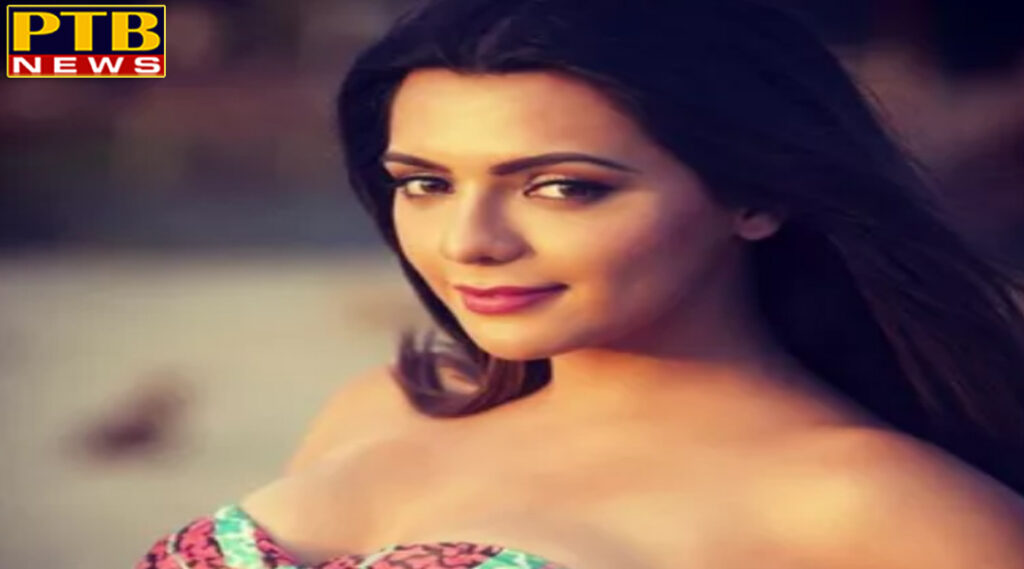 Entertainment drunk tv actress has left the restaurant outside police constable also slapped with hotel staff