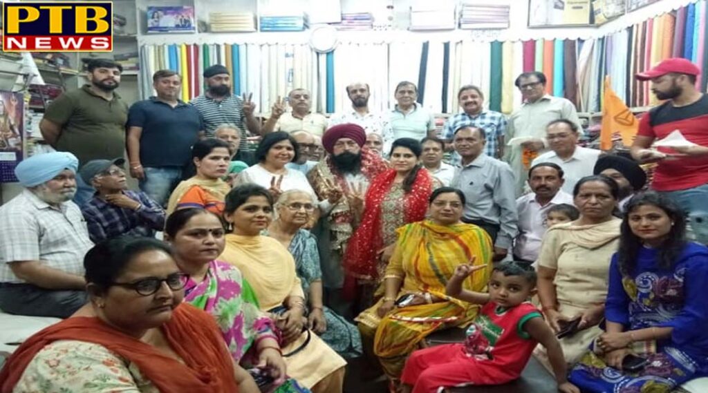 PTB Big Political News Bhatia voted for Atwal for door-to-door with his supporters candidate of akali dal PTB Big Breaking News