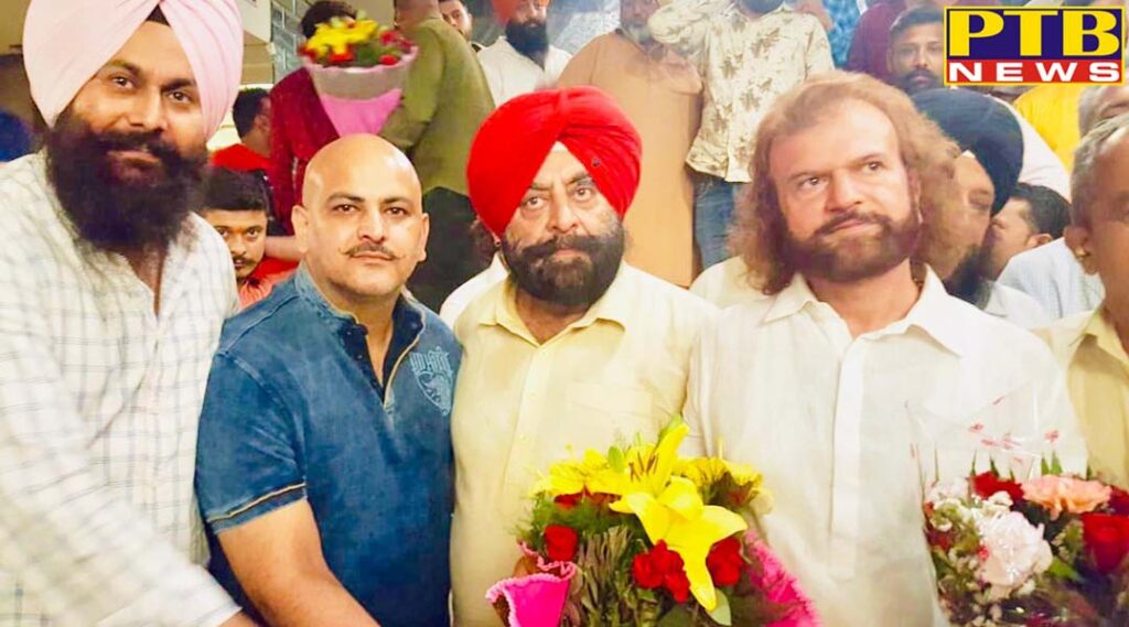 Hans Raj Hans welcomed Youth Akali Dal leaders after becoming MP