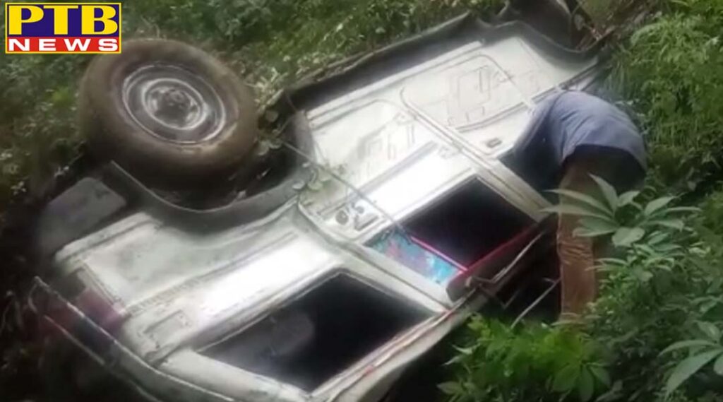 chamoli road accident bolero gorge chamoli ghat seriously injured school children uttarakhand