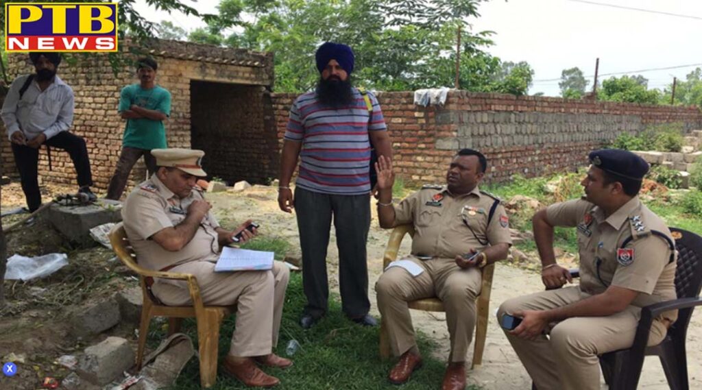 Punjab jalandhar pungrain godown robbery wheat packets roral police kapurthala road kartarpur kartarpur police Jalandhar