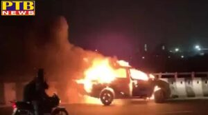 delhi running suv car caught fire on flyover and driver died in car in delhi