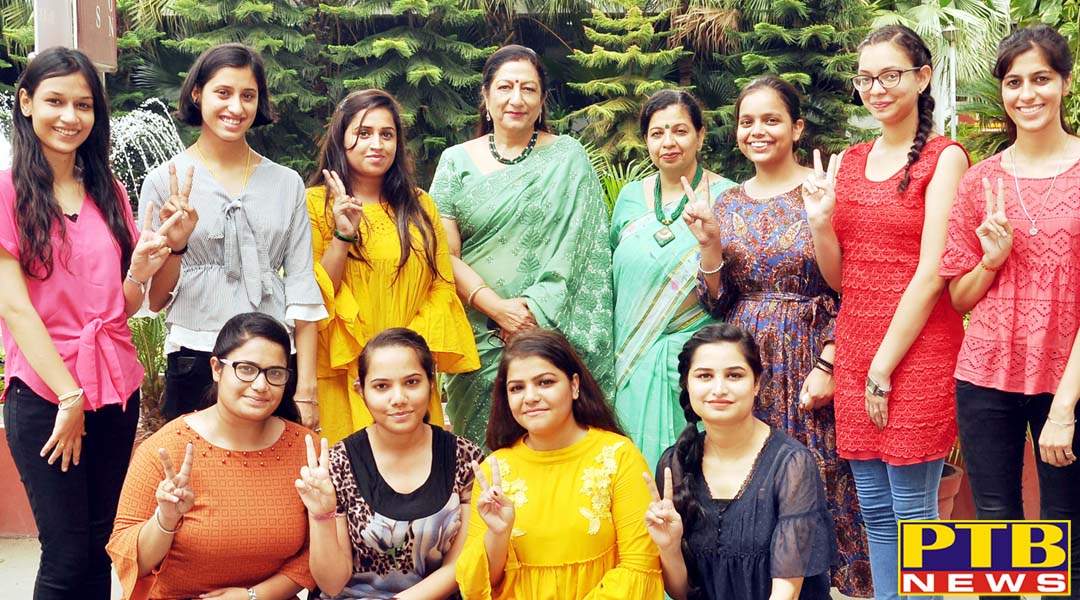 के.एम.वी. की छात्राओं ने यूनिवर्सिटी परीक्षा परिणामों में फहराया सफलता का परचम,