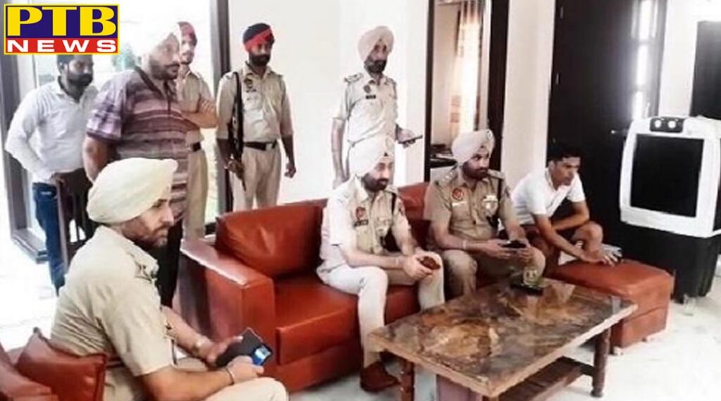 Moga masked car showing pistol snatched car from handicap lecturer