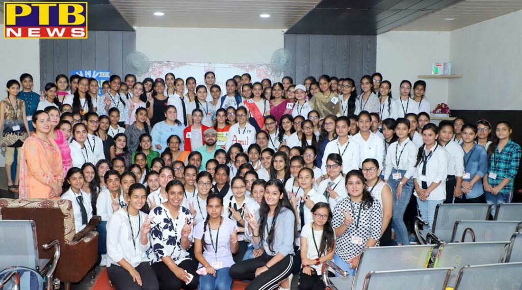 HMV Collegiate Senior Secondary School Organised 'HMV ka Bazaar'