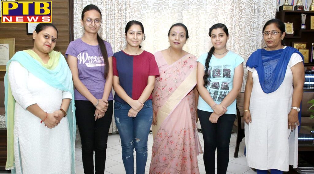 B.F.A. Sem II Students of HMV got University positions