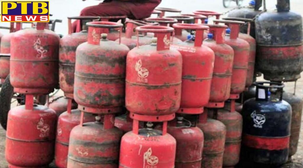 New Delhi Non subsidised LPG gas cylinder price cut says IOCL