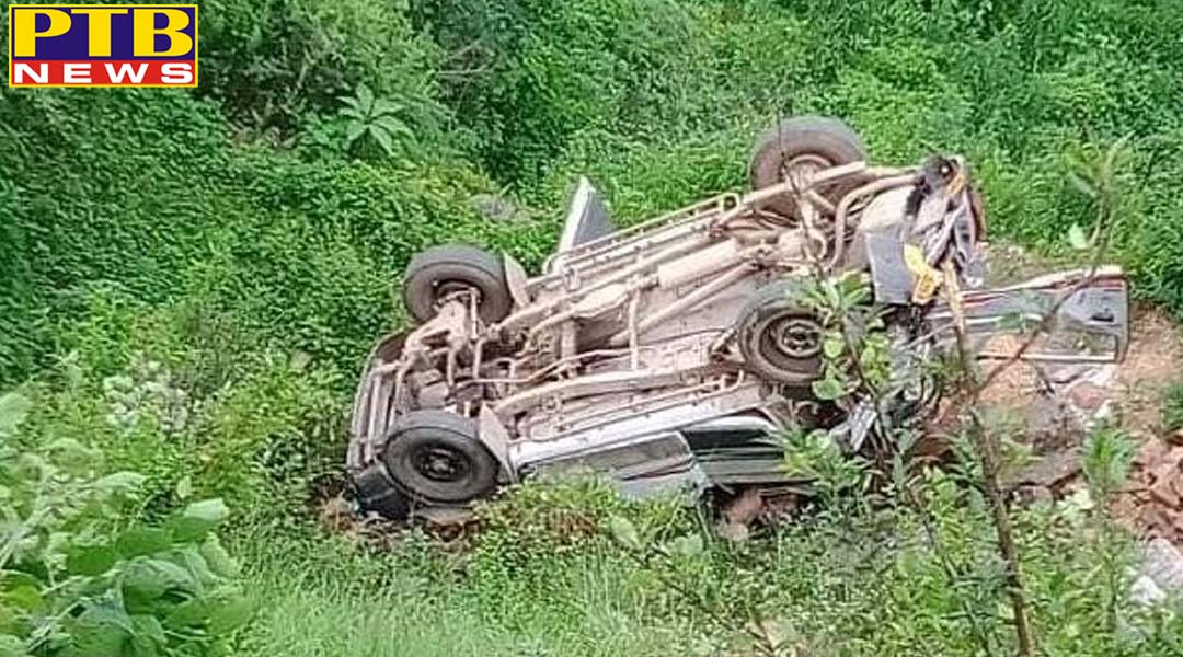 बच्चों को लेकार जा रहा स्कूली वाहन खाई में गिरा, नौ बच्चों की मौत, 10 घायल,