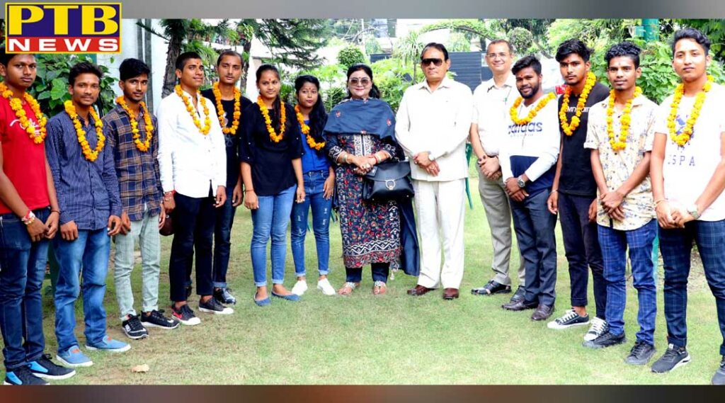 St Soldier Welcomed to Nepali Students