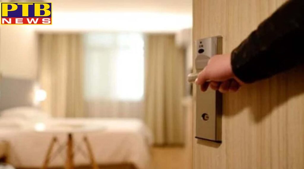 delhi university srcc college man thief enters in girls hostel in disguise