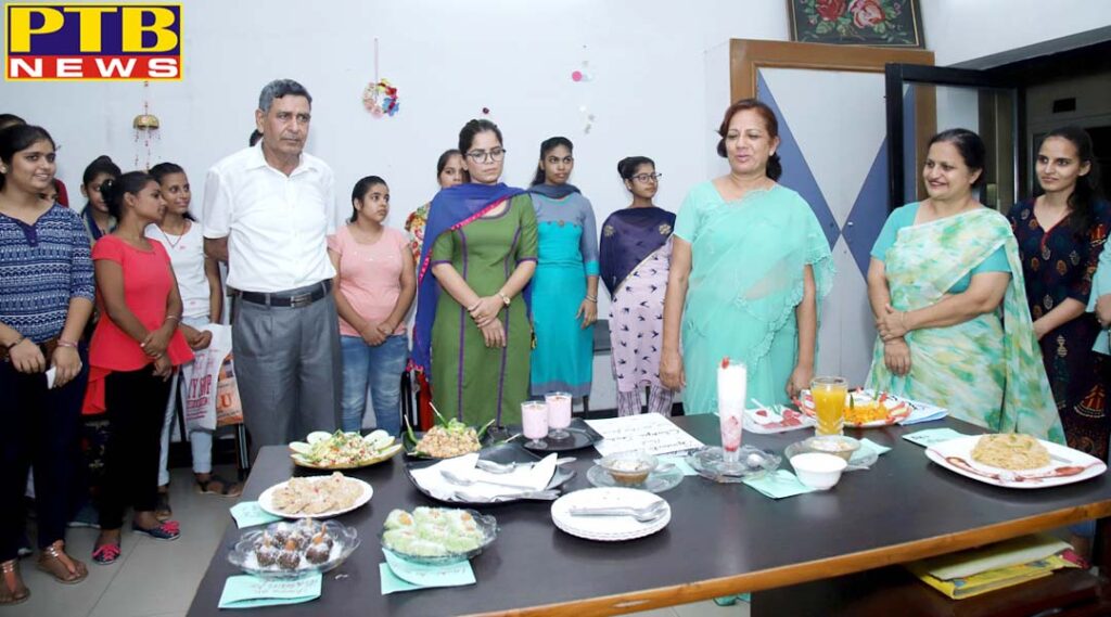 organizing Nutritional Awareness Week at SD College For women jalandhar 