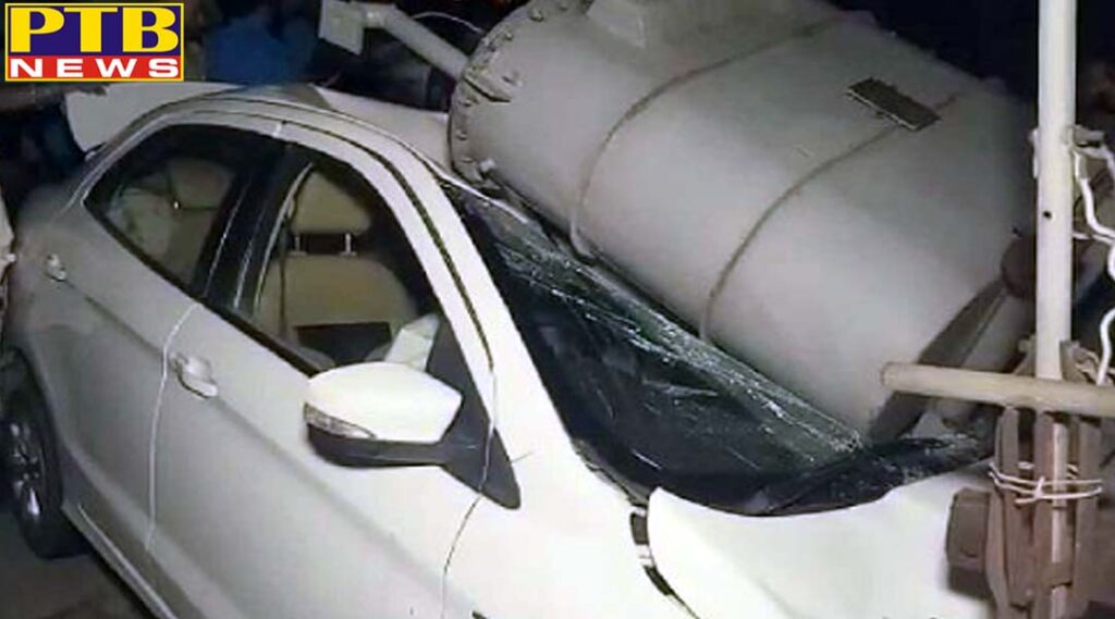 Jalandhar Big Accident transformer fell on car due to high speed Jalandhar Nakoder Road