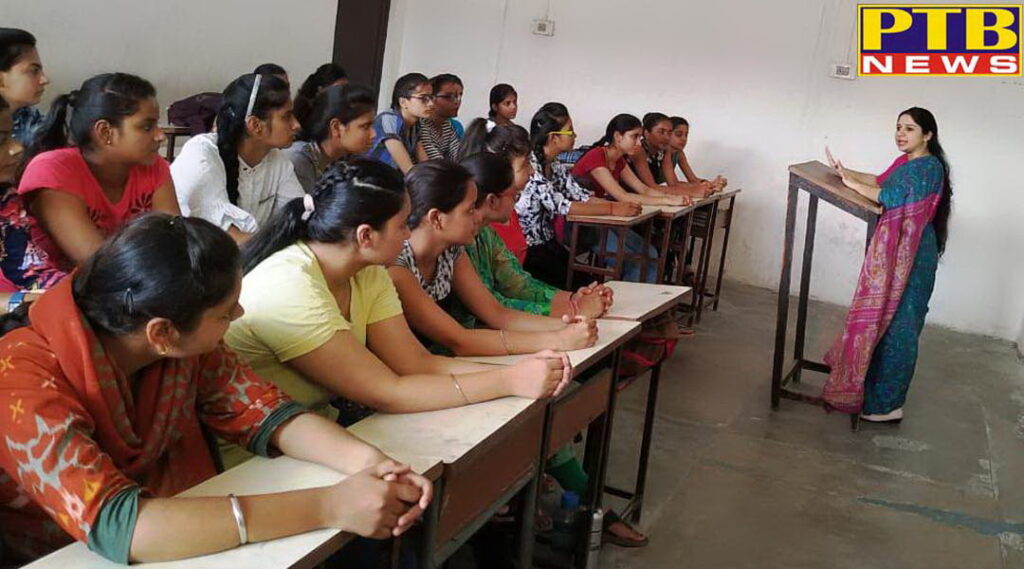 SD College for Women lecture by English Professor