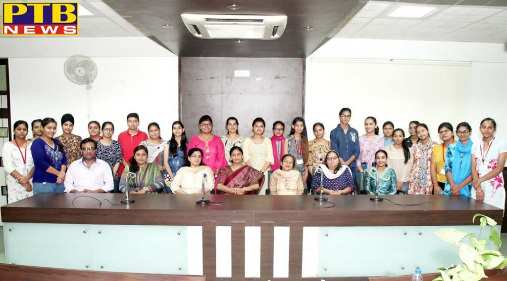 HMV organised Inter-Class Declamation Conest