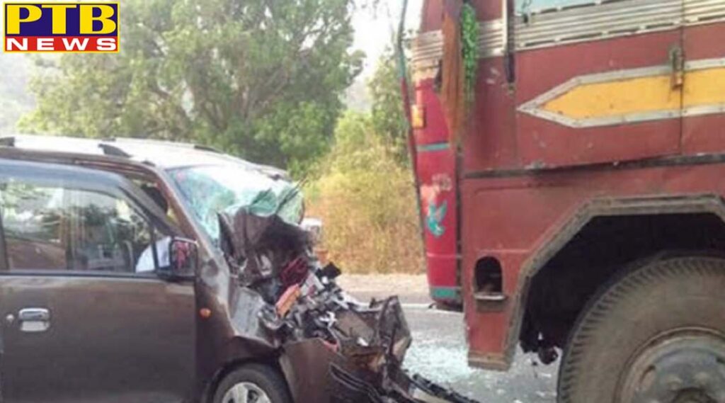 car collided with a truck parked on the lucknow agra expressway four including two women died up