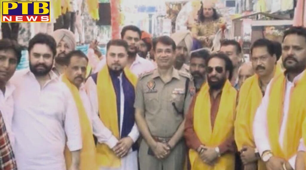 Sahil Bhatia along with SSP Navjot Singh Mahal also participated in the huge procession organized on Lord Valmiki Jayanti
