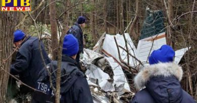 airplane crashes in canada 7 dead including 2 children