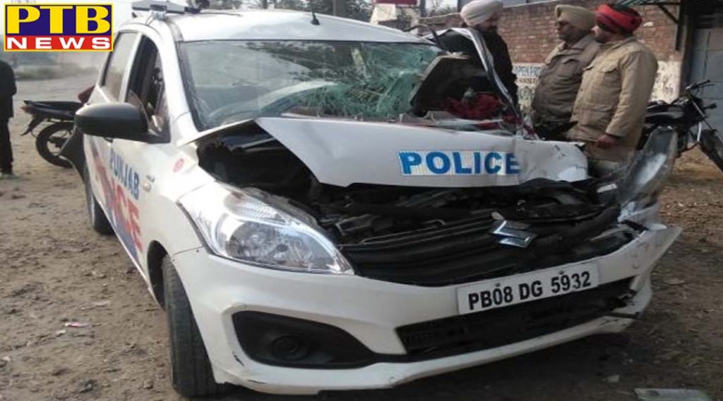 A big accident happened in Jalandhar Bus collides with PCR van