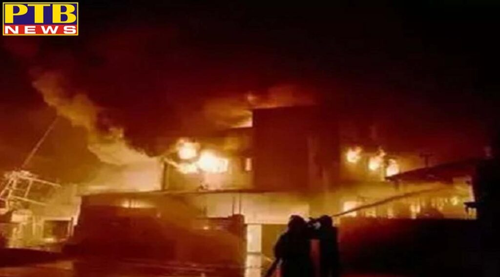 agni tandav again in delhi now fire in kiradis furniture market New Delhi