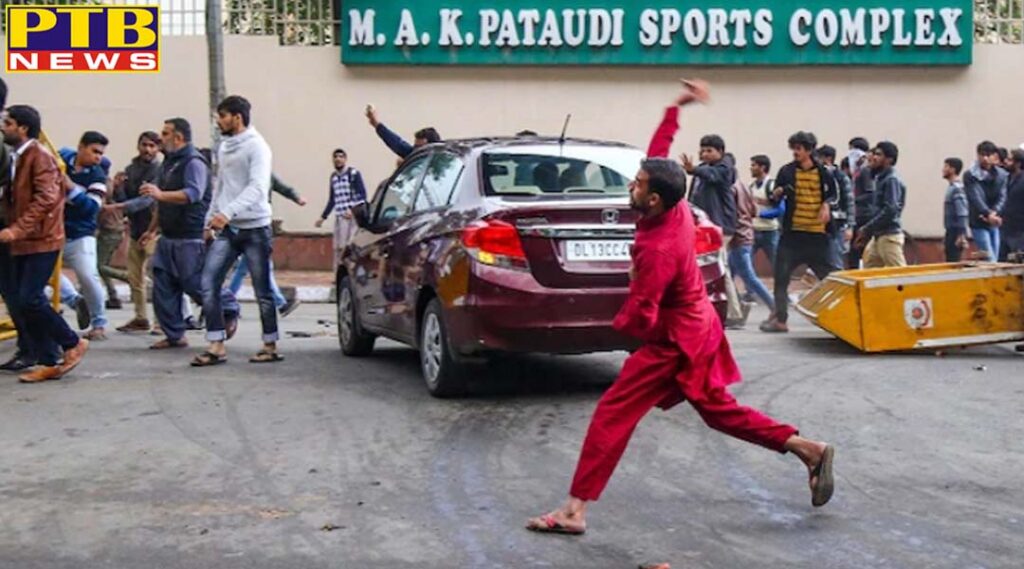 jamia protests delhi police arrest 10 people New Delhi