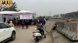 Legislator Berry staged a sit-in with his supporters near the PAP flyover