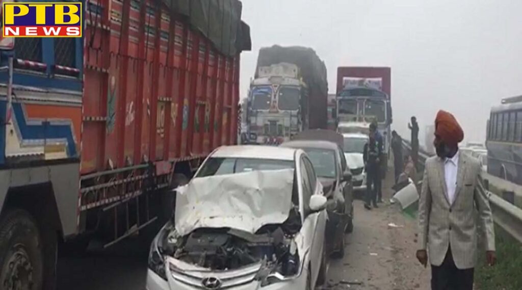 Terrible accident due to haze in Punjab 25 to 30 vehicles collided with each other fatehgarh sahib Punjab PTB Big Breaking NEws