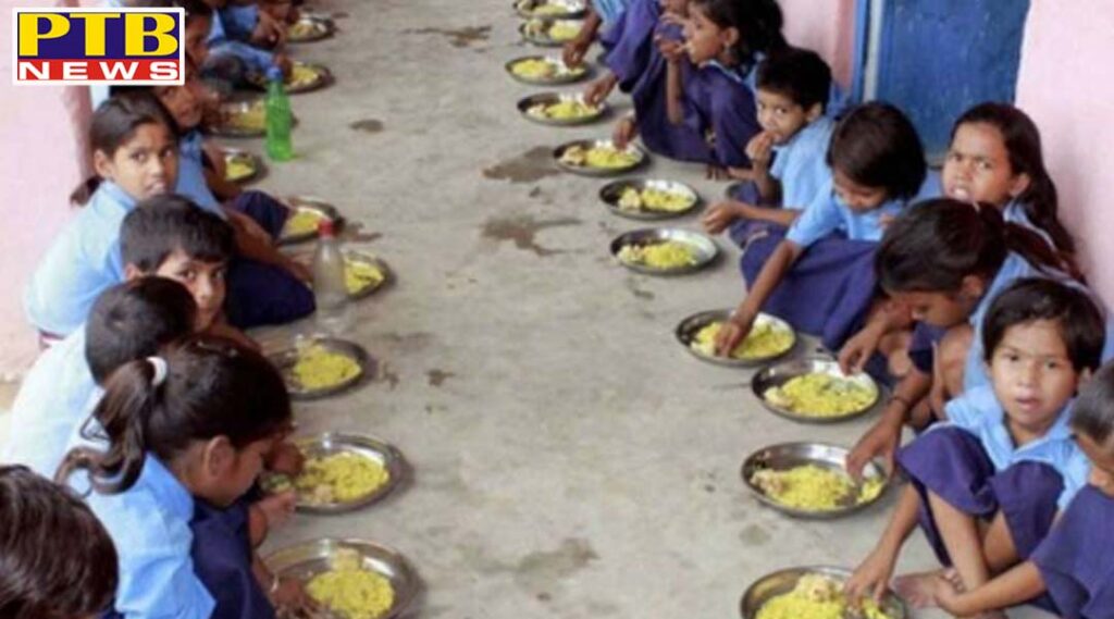 Kangra Education Department Forcing Mid-Day Meal Ration Distribution In The Middle Of Danger Of Corona Infection Himachal pardesh
