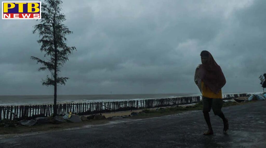 india cyclone amphan news cyclone amphan starts making landfall heavy rain along coast