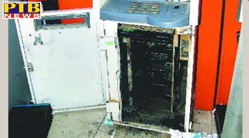 criminals loot about rs 8 lakh from atm of union bank in chandigarh Punjab