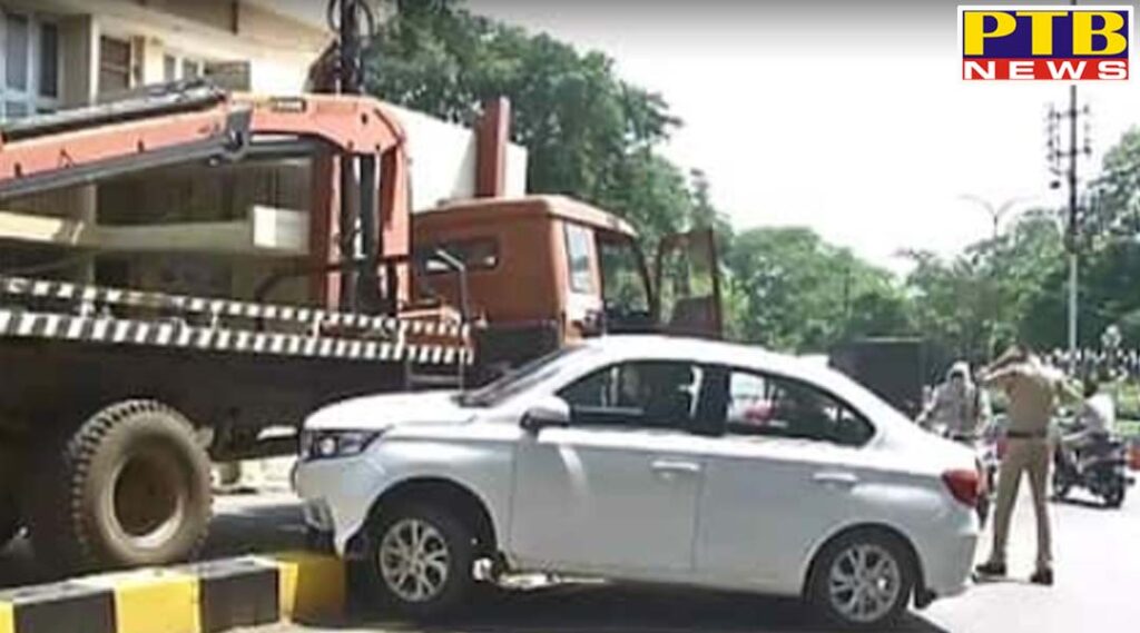 kawardha raipur one car collided with divider in front of cm house security guards narrowly escaped chhattisgarh