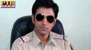 si of delhi police arrested used to molest women by showing private part New Delhi