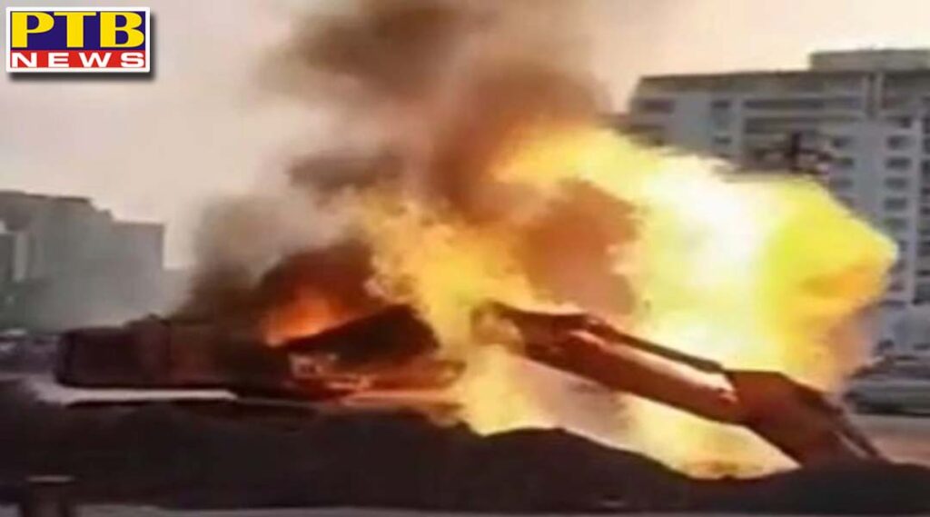 Gas leaking fire in Rajkot, JCB machine burns Gujarat