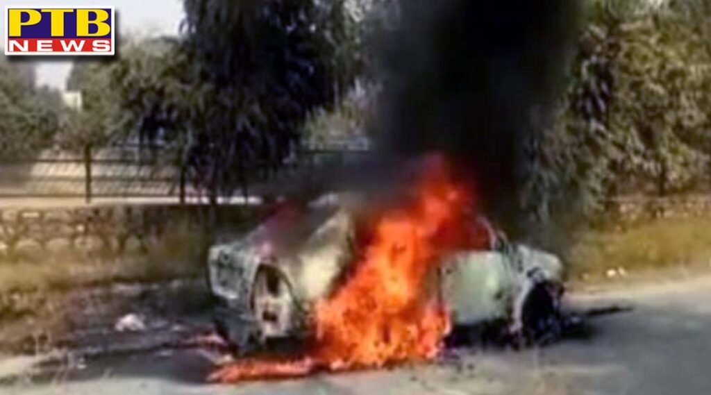 fierce fire broke out in the middle road car in Surya Enclave area of Jalandhar Two young men narrowly escaped