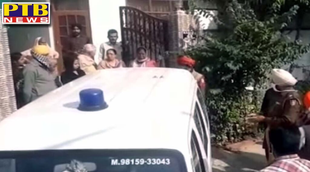 wife of retired inspector of Punjab police commits suicide by calling live with son Spread sensation Jalandhar