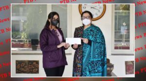 Principal Prof. Dr. Atima Sharma Dwivedi Honours Harman, a Young Artist & Entrepreneur of KMV