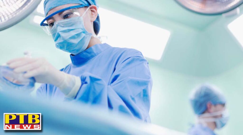 government doctors compulsory to do 10 years job if quit one crore rupees damage uttar pradesh