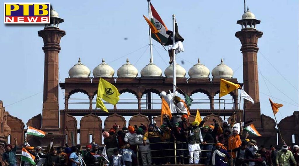 protesting farmers at red fort Republic Day 2021