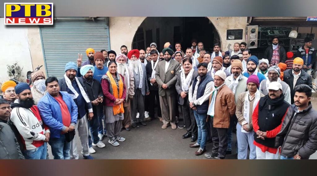 Akali Dal got a big shock Harcharan Singh joins AAP with 40 families Jalandhar Punjab