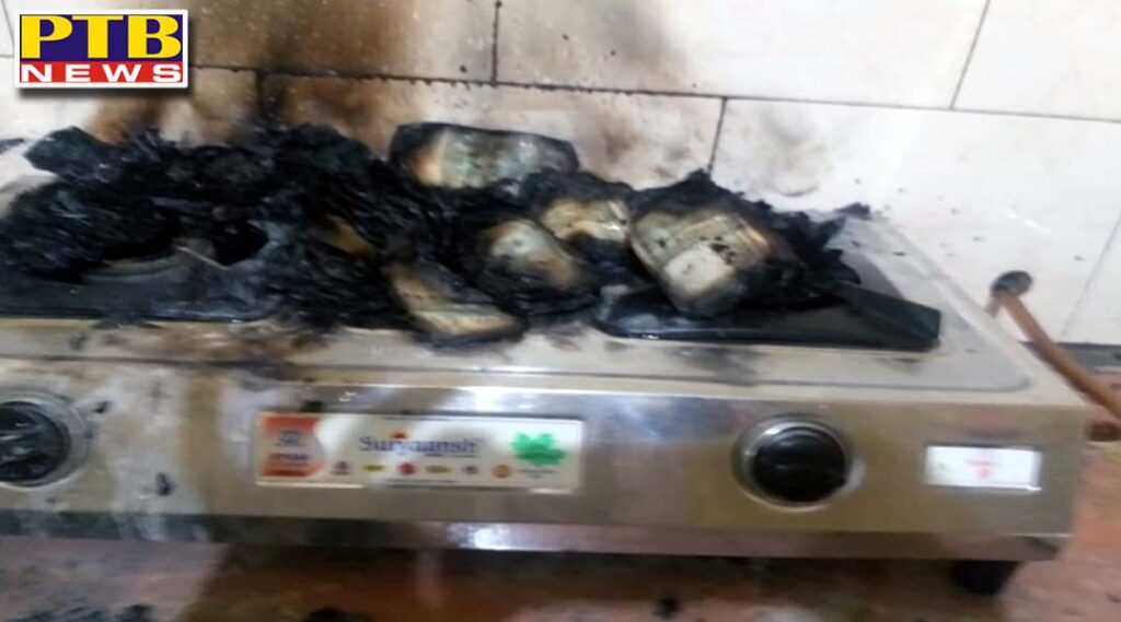 national 500 rupees bundles kept on the stove and burnt still the bribe tahsildar could not save himself Jodhpur