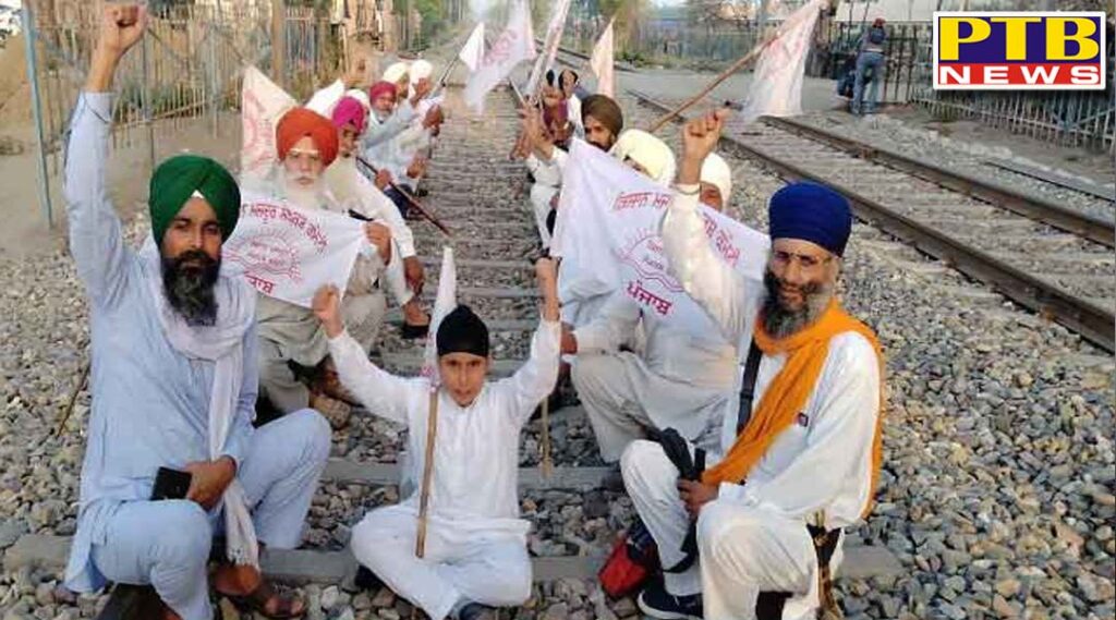 How Bharat Bandh's impact in Punjab Know the situation of Jalandhar to other districts of Punjab till now Where did the trains and bus service get affected Farmers organizations performed fiercely on the streets while the silence spread on the markets Kisan Andolan