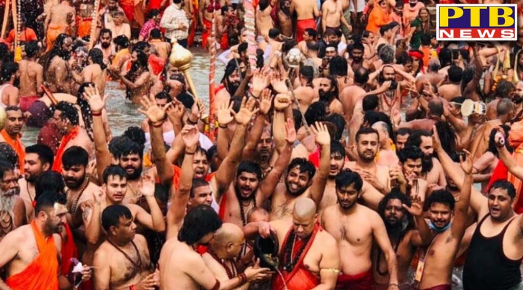 thousands of devotees gathered in haridwar kumbh during corona Uttrakhand