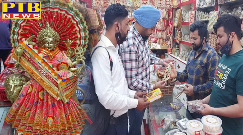 On the auspicious occasion of Chaitra Navratri, a large crowd was seen at the shop of Sewak Dhoop located in Jaggu Chowk Jalandhar