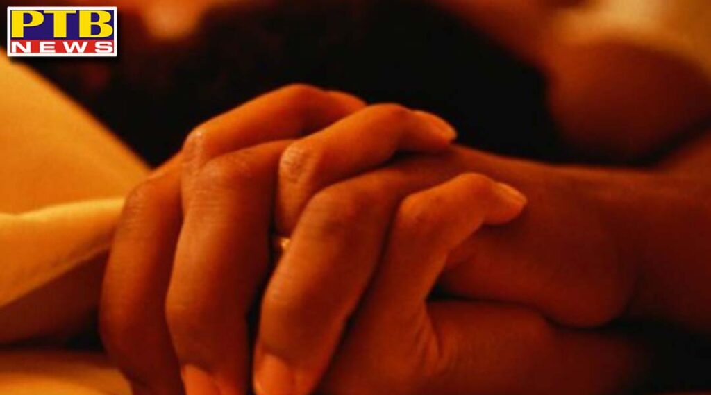 amritsar sgpc employee caught with police constable wife Punjab Jalandhar police