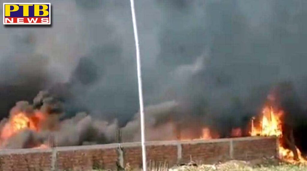 fire in noida phase 3 behlolpur two children died in accident UP Delhi