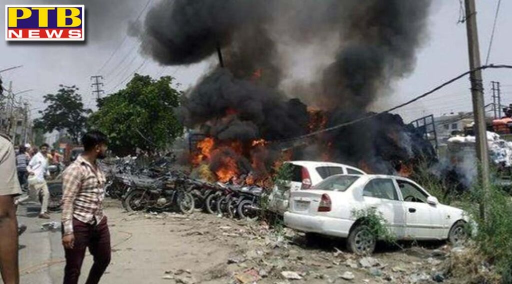 major accident in ludhiana trolley collided with pole after collision with bus sparking stubble caught fire dozens of vehicles parked outside the police station were also burnt Ludhiana