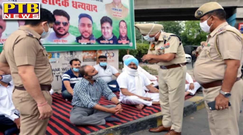 Jalandhar central MLA Rajinder Berry on one hand the public is troubled, while the central government's attitude is disturbed by the MLA Rajinder Berry himself