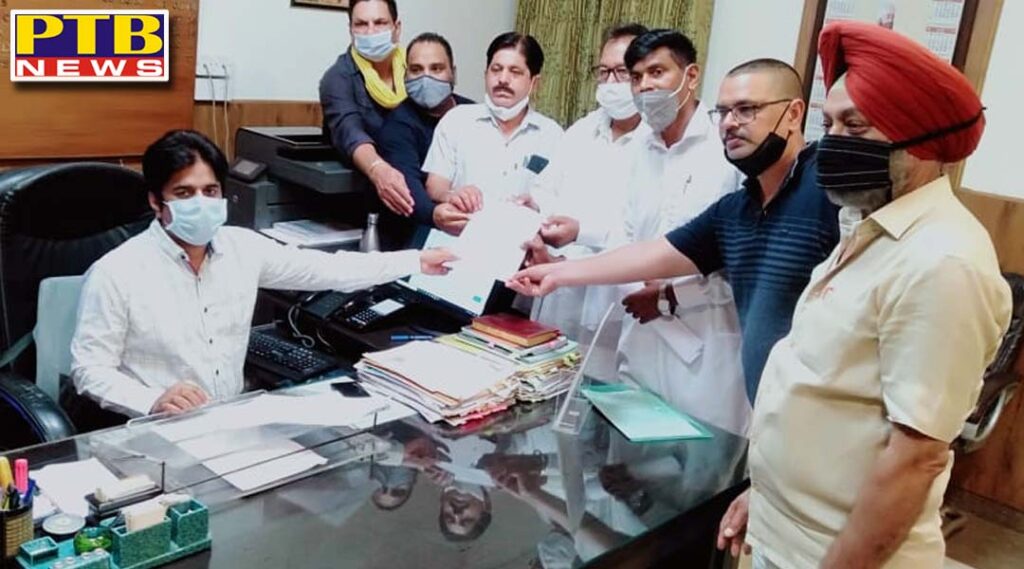 AAP party leaders gave a letter of demand to ADC Jalandhar and said that the failing health services of the Punjab government and the lack of oxygen should be rectified